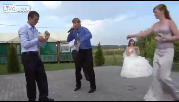 Görülmemiş düğün dansı