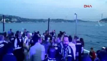 Beşiktaş şampiyonluğu kutlamaya devam ediyor