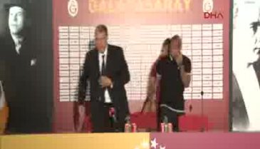 Galatasaray'da Hollandalı De Jong imzayı attı