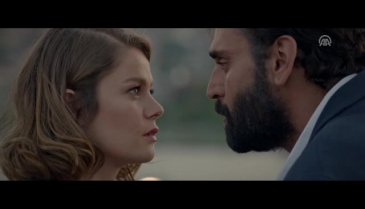 Çok Uzak Fazla Yakın Fragmanı izle