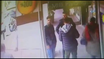 Kafeye silahlı saldırı kamerada