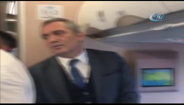 Ünlüler aynı uçakta sınıra gidiyor