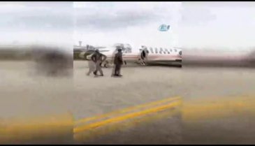 Kerimcan Durmaz'ın da olduğu uçağın lastiği patladı, yangın çıktı