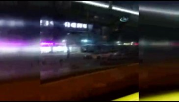 İstanbul'da çatışmasının ortasında kalan halk otobüsünde panik!