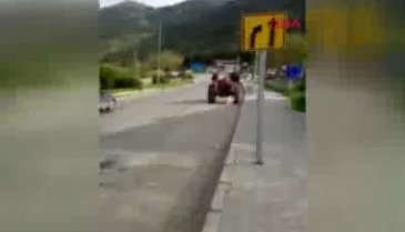 Traktörün arkasına bağladığı köpeği kilometrelerce koşturdu!
