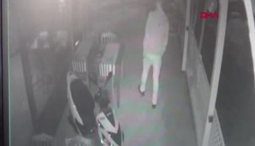 3 gün önce işe aldığı garson şoku yaşattı!