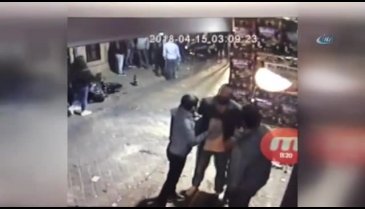 Barlar sokağındaki bıçaklı kavga kamerada
