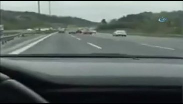 Köprü girişinde trafiği durduran kaza!