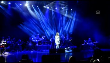 Funda Arar, Bursa'da konser verdi