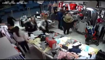 Alışveriş merkezi hırsızları kamerada