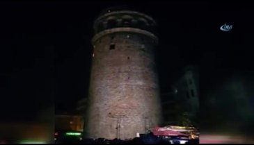 Galata'ya yansıtılan video mapping gösterisi mest etti
