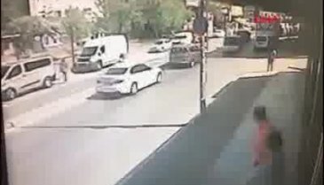 Trafik kavgasında silahlar çekildi!