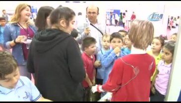 Bursa'da 628 öğrenci aynı anda mangala oynayarak rekor kırdı