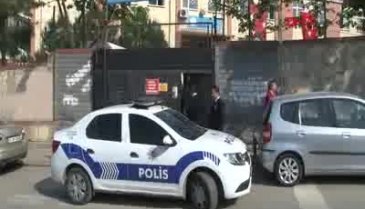 Okulda bıçaklı veli dehşeti