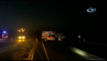Ambulans TIR'a çarptı: 1 ölü