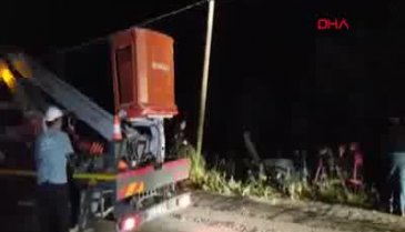 Eşinin aracını sıkıştırdı: 5 yaralı
