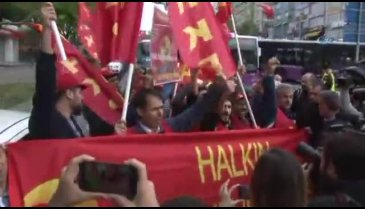 Taksim'e yürümek isteyen göstericilere müdahale