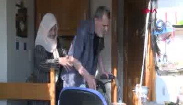 Bursa'da MS hastası ev maketleri yaparak hayata tutunuyor