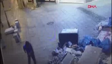 Kiliseye saldırı güvenlik kamerasında