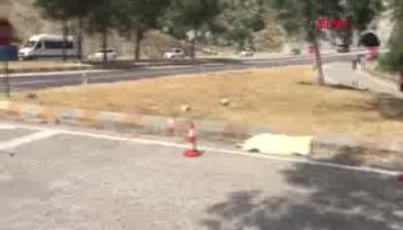 Minibüsle otomobil çarpıştı: Ölü ve yaralı turistler var