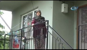 Muharrem İnce'nin annesi oğlunun adaylık konuşmasını böyle izledi