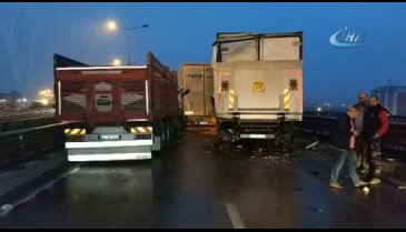 12 araç zincirleme trafik kazasına karıştı!