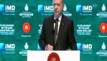 Cumhurbaşkanı Erdoğan'dan eşi Emine Erdoğan'a jest