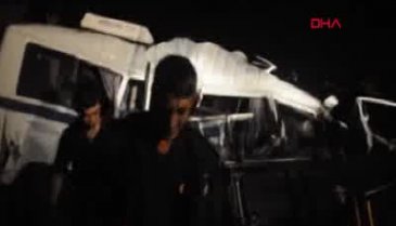 Manisa'da yolcu treni minibüse çarptı!