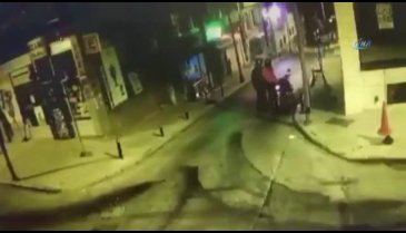 Kasklı motosiklet hırsızları kamerada