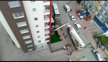 Tecavüze uğradığını iddia edip balkonda yardım istedi