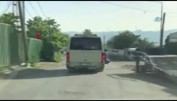 Minibüsteki tehlikeli yolculuk kamerada