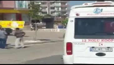 Dolmuşa bindirmeyen şoförü kovalayıp bıçakladı!