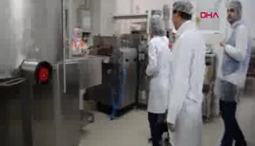 Bedia Akartürk'ten Bursa'da kestane şekeri üreticilerine sürpriz