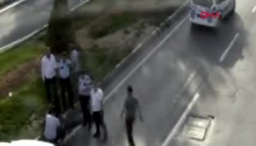 Kaza sonrası levye ve beyzbol sopalı kavga!