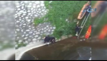 Bursa'da madde bağımlısı genç 6 metre yükseklikten dereye düştü