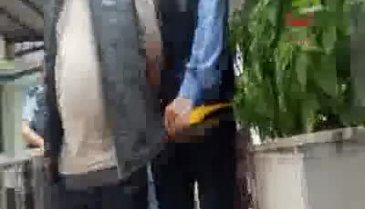Bursa'da eşini bıçaklayıp rehin alan şahıs adliyeye sevk edildi