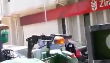 Bankaya borcunu ödeyemeyen çiftçi kendini yakmaya çalıştı!