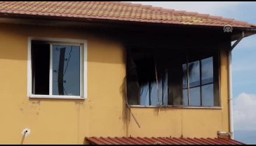 Şaka değil gerçek! Sineği yakmak isterken evi yaktı