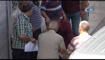 Kendisine karşılık veren oğlunu evire çevire dövdü
