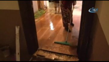 Bursa'da sel felaketinde mağdur olan vatandaşlar yardım eli bekliyor