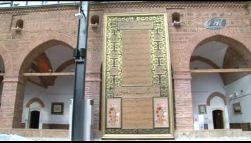 Dünyanın en büyük Hilye-i Şerif'i Bursa'da görücüye çıkmak için gün sayıyor