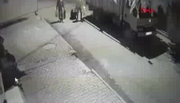 İçinde ceset olan bavulları böyle taşıdılar