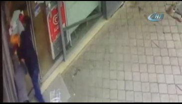 Bursa'da polis hırsızı üzerine atlayıp yakaladı