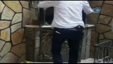 Bursa'da uyuşturucu satıcılarına şafak baskını: 4 gözaltı