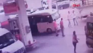 Minibüs sürücüsü polise saldırdı