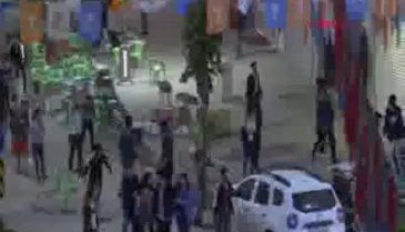 Gençler arasındaki kavgaya müdahale eden polis yaralandı!