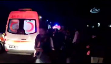 Bursa'da arıza yapan otobüse tır çarptı: 2 ölü, 10 yaralı