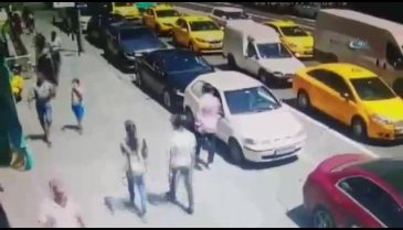 Halk otobüslerinin kazası kamerada