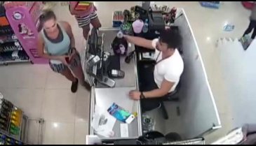 Cep telefonu hırsızlığı kamerada