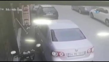 Güpegündüz halıyı böyle çaldı